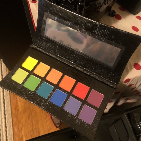 Illamasqua Experimental Artistry Palette - Picture 1 of 4